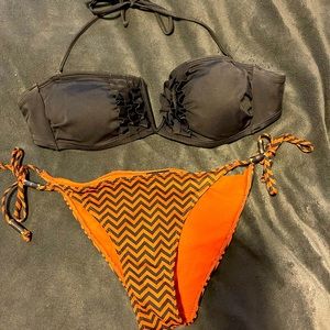 H&M stripped bikini bottoms with black top